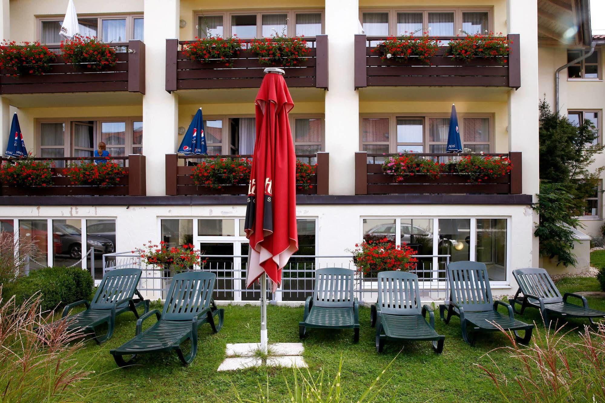 Sonnenhotel Fuerstenbauer Боденмайс Экстерьер фото